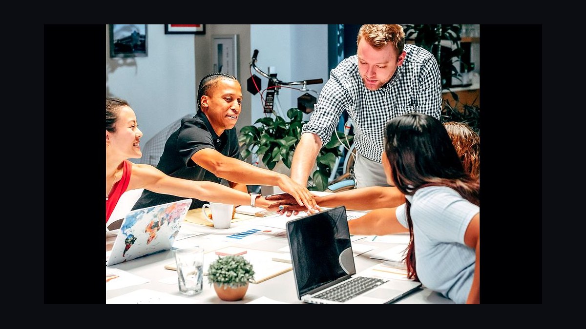 What is Ironclad and why is it a hot RevOps contract lifecycle management platform for 2027 — figure 4