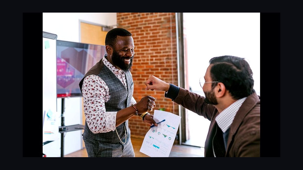 When do you create a deal desk function in 2027 — figure 3