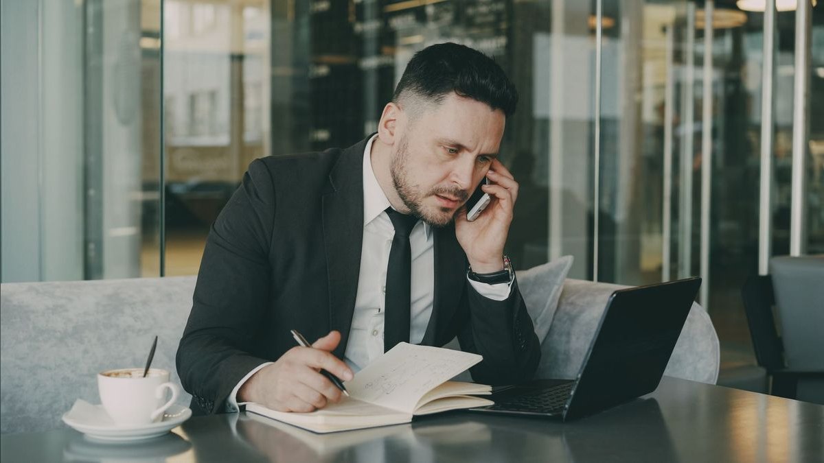 How do I coach managers to coach their reps (vs sell deals for them) — figure 4