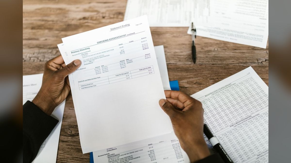 How should a 2027 CRO prep for investor day as a public sales leader?