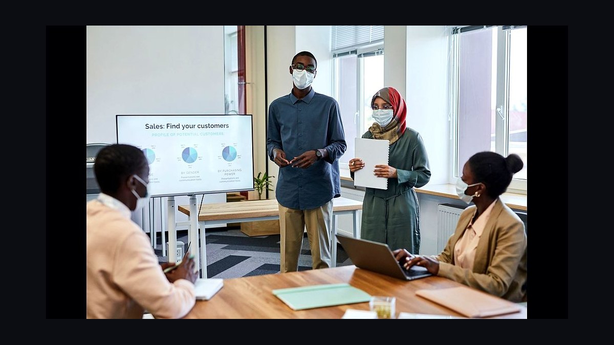 How should a 2027 GTM team build joint persona programs across sales and marketing?