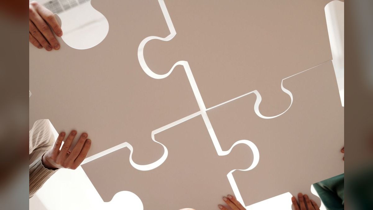 How should a 2027 GTM team run integrated campaign retros — figure 1