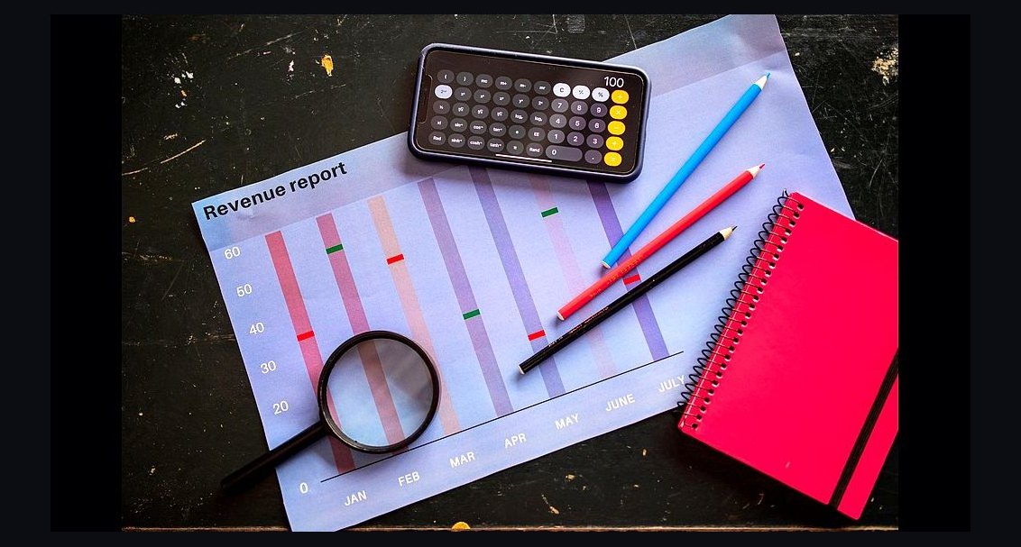How do you use revenue intelligence for renewals and customer success in 2027?