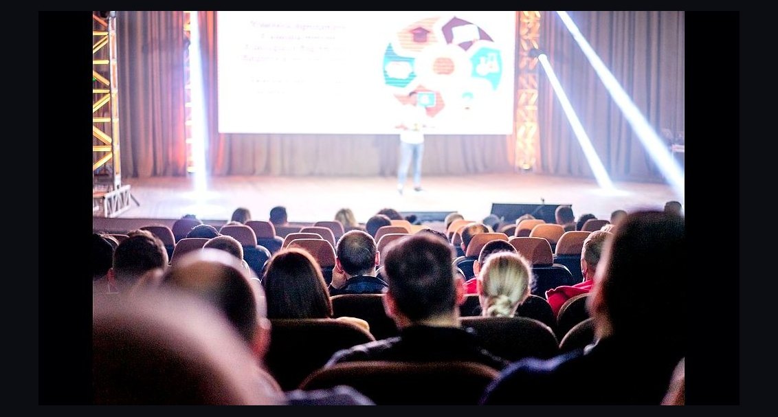 How do you design a sales kickoff that changes behavior in 2027?