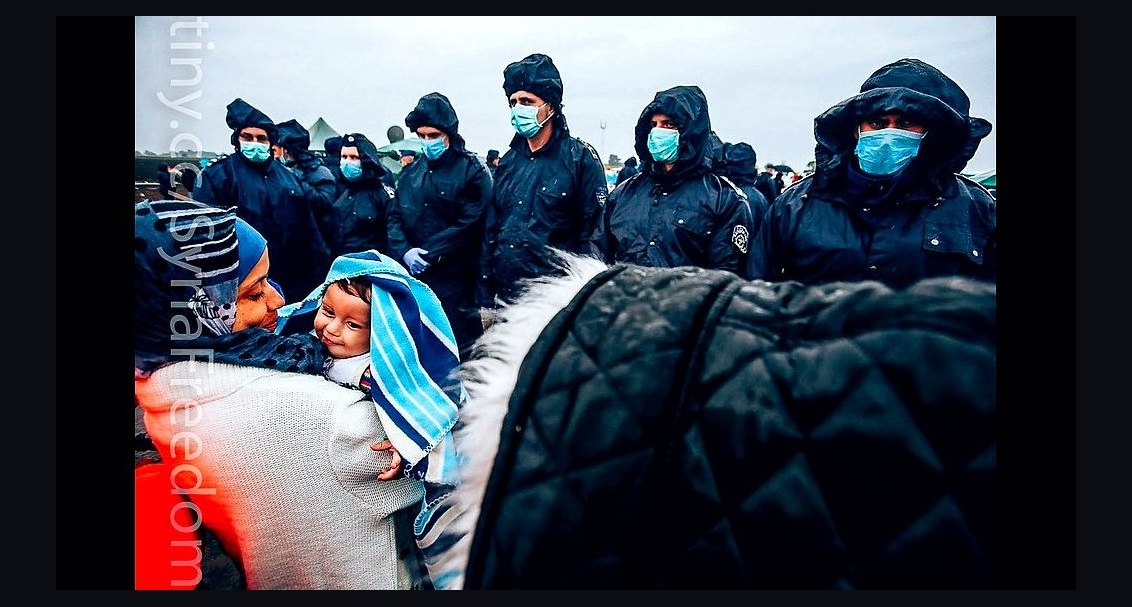How do sales comp plan accelerators work and when do you use them in 2027?