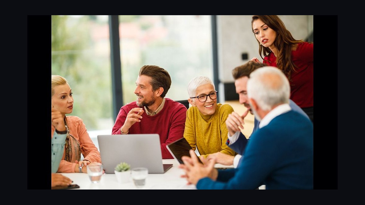 What are TAM, SAM, and SOM and how do you size them in 2027?