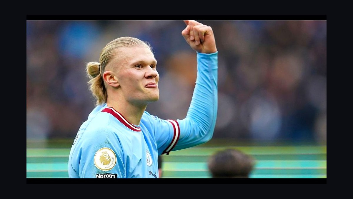 How does the international soccer transfer market work in 2027?