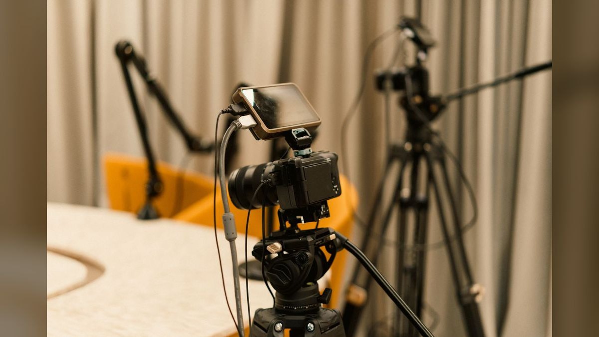 How are live sports media rights shifting to streaming in 2027 — figure 3