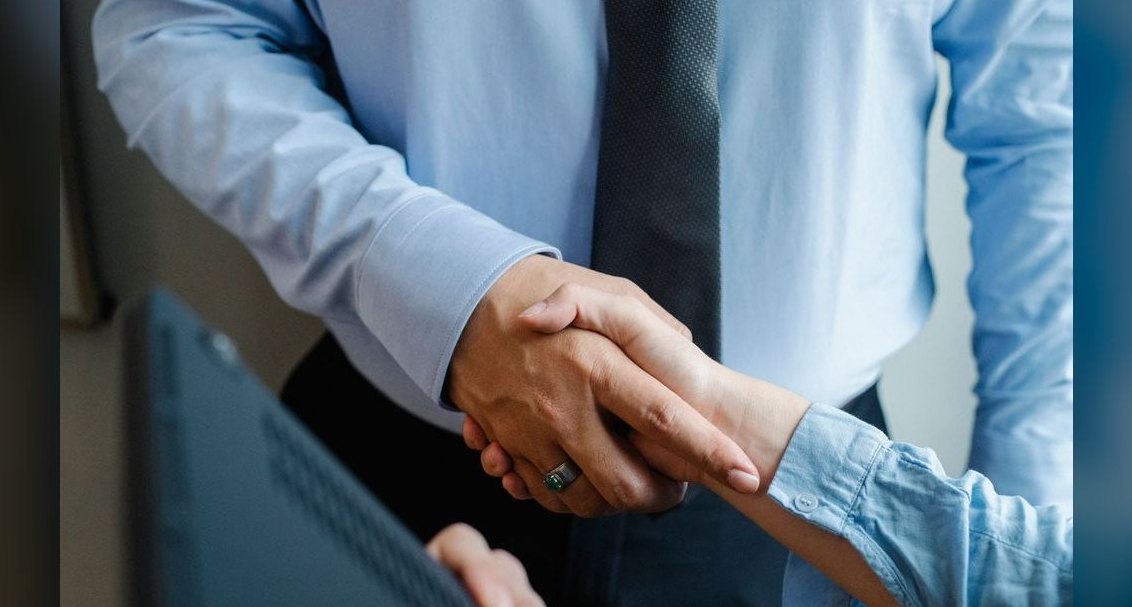 When should I bring in the CEO on an enterprise deal in 2027?