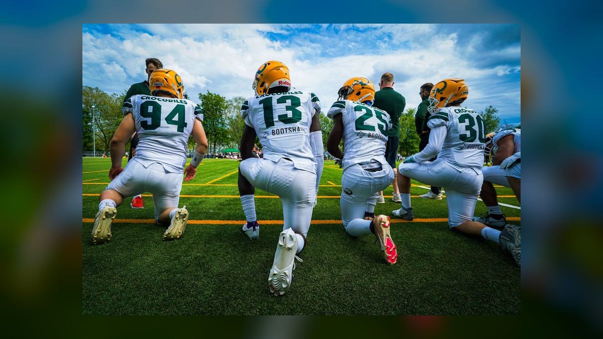 How much do Wisconsin football players earn from NIL in 2027 — figure 10