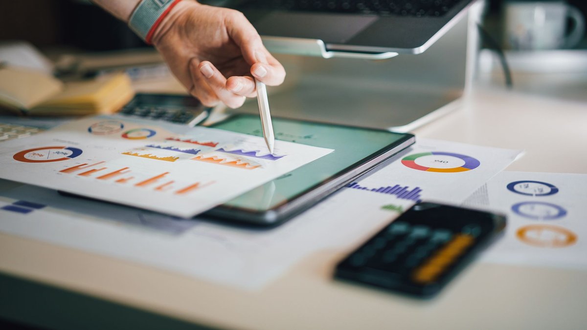 How'd you fix dbt Labs's revenue issues in 2026?