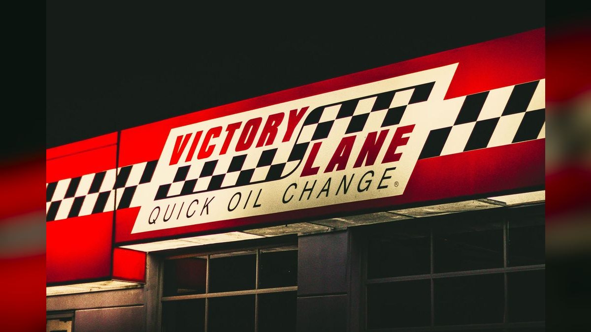 Should I open or buy a Valvoline Instant Oil Change franchise in 2027?