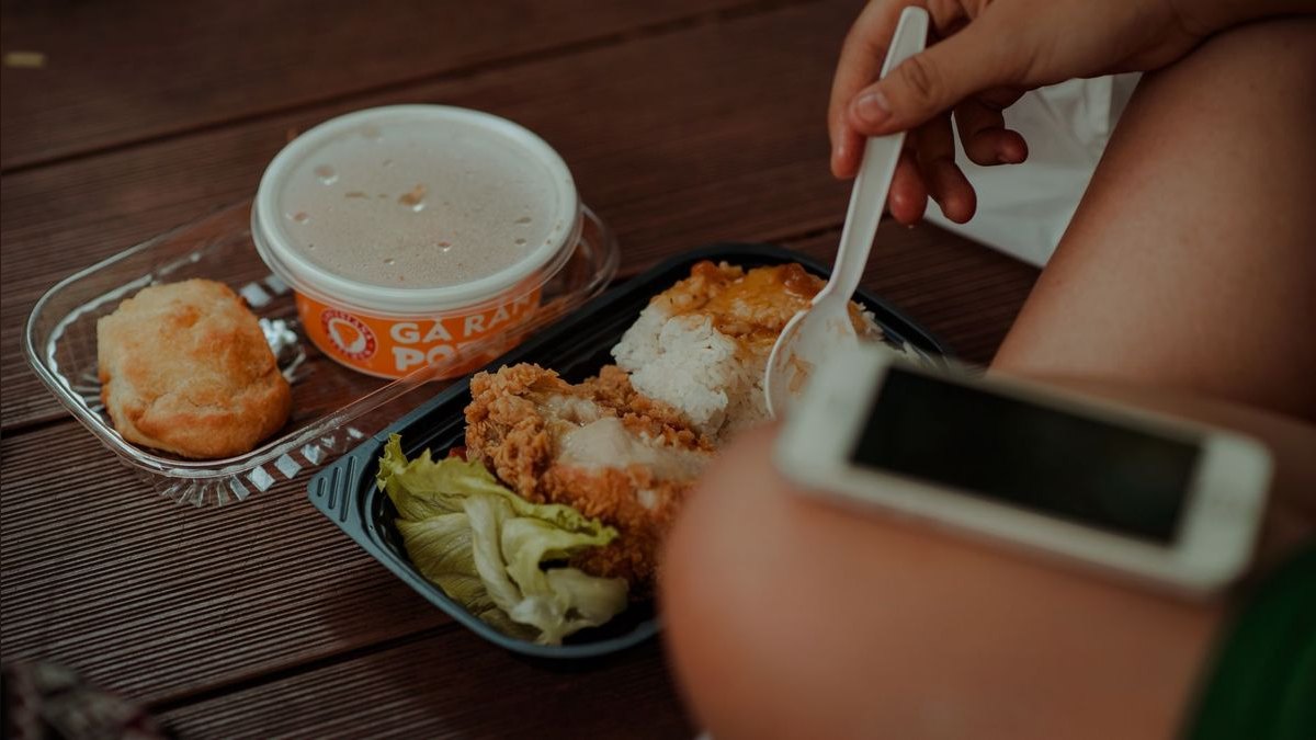 Should I open or buy a Popeyes franchise in 2027 — figure 1