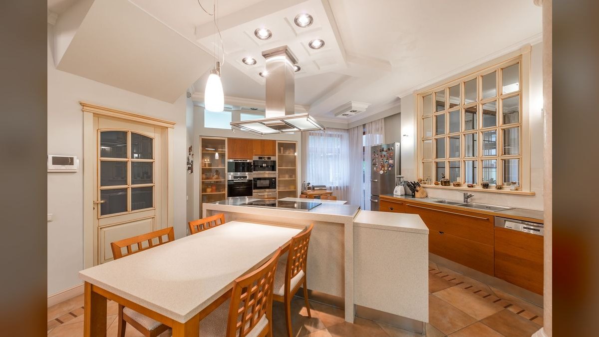 Should I open or buy a Kitchen Tune-Up franchise in 2027?