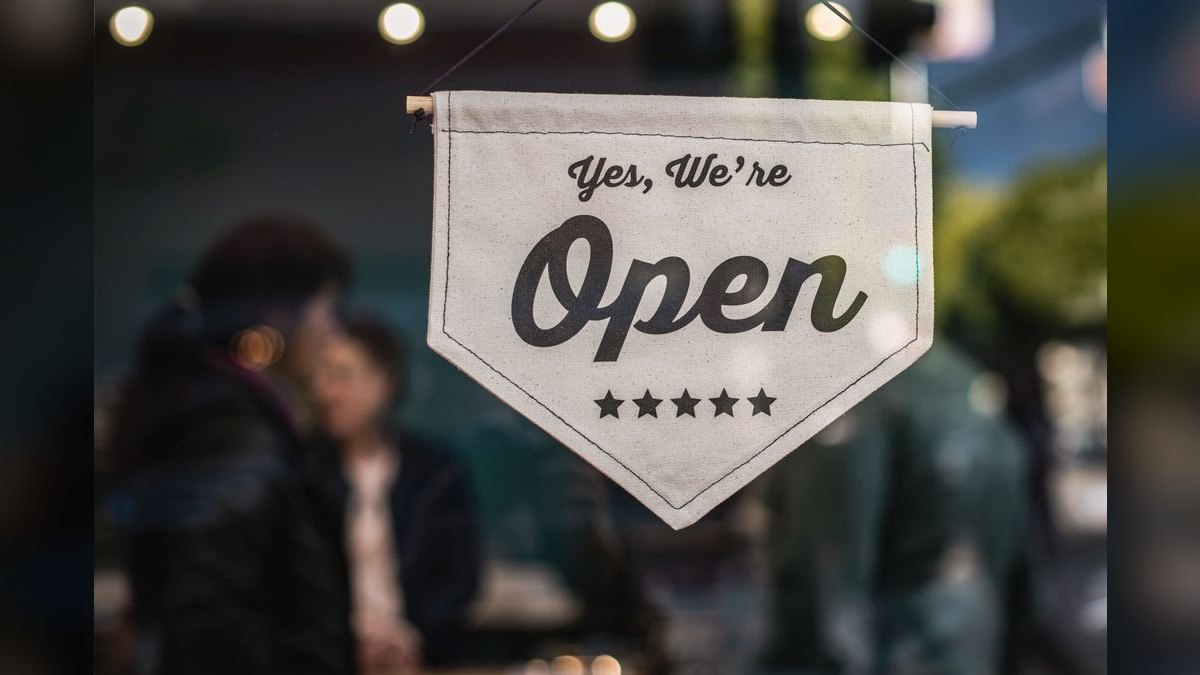 Should I open or buy a Five Star Bath Solutions franchise in 2027 — figure 1