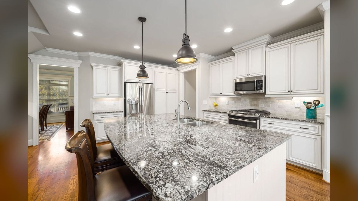 Should I open or buy a Granite Transformations franchise in 2027 — figure 4