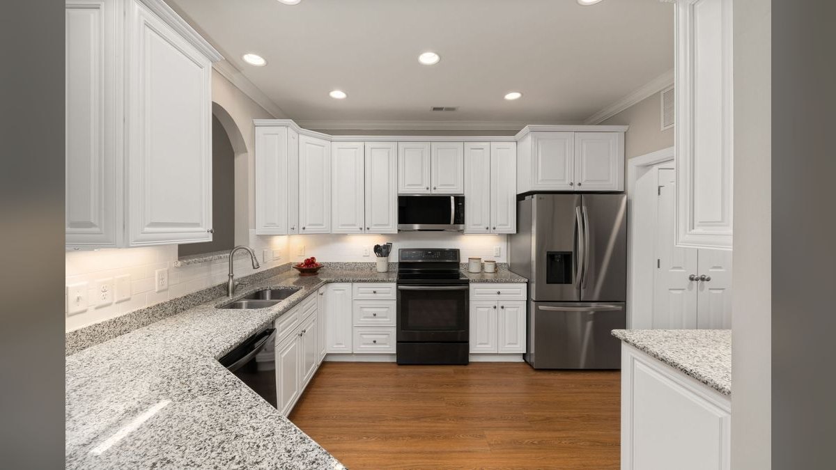 Should I open or buy a Granite Transformations franchise in 2027 — figure 5