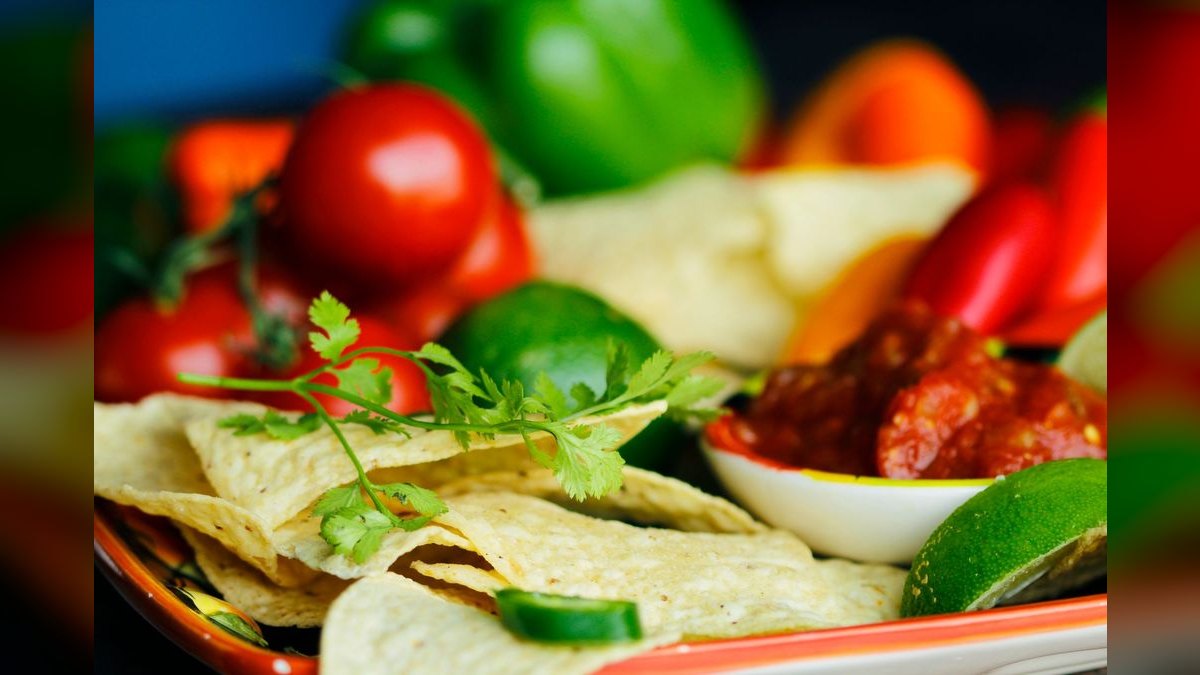 Should I open or buy a Salsarita's Fresh Mexican Grill franchise in 2027 — figure 2