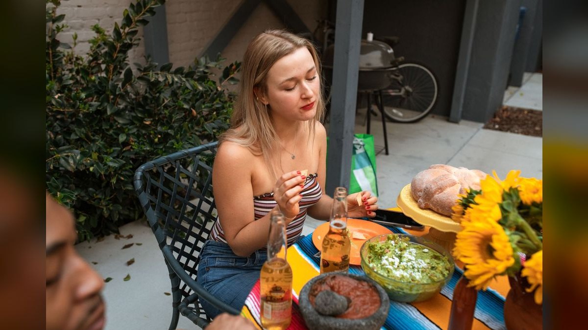 Should I open or buy a Salsarita's Fresh Mexican Grill franchise in 2027 — figure 4