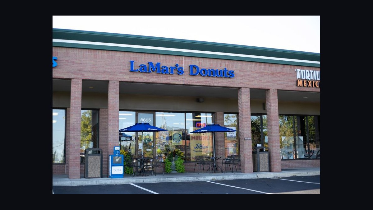 Should I open or buy a LaMar's Donuts franchise in 2027?