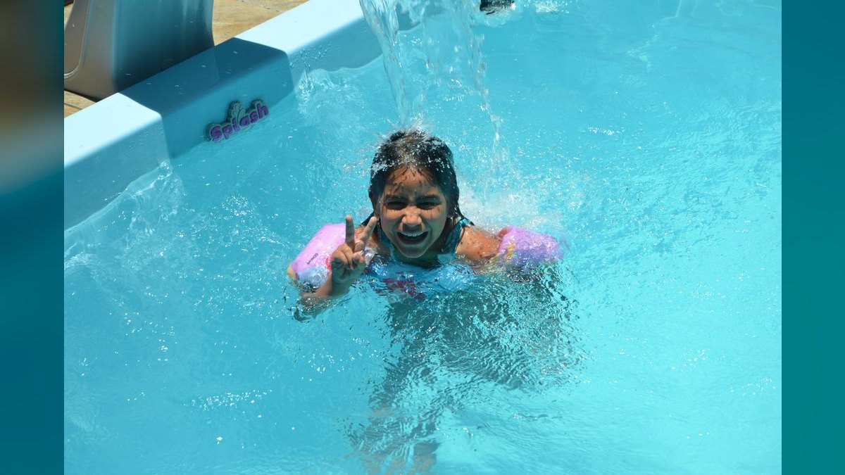 Should I open or buy a SafeSplash Swim School franchise in 2027 — figure 1