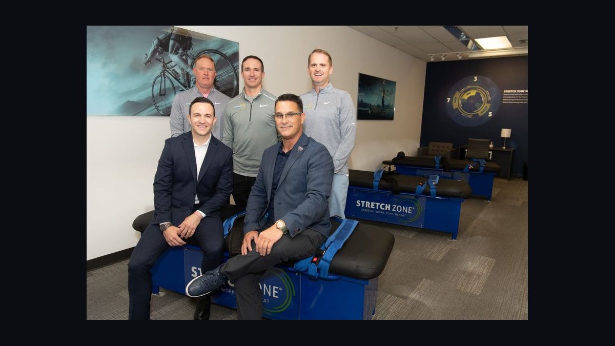 Should I open or buy a Stretch Zone franchise in 2027?