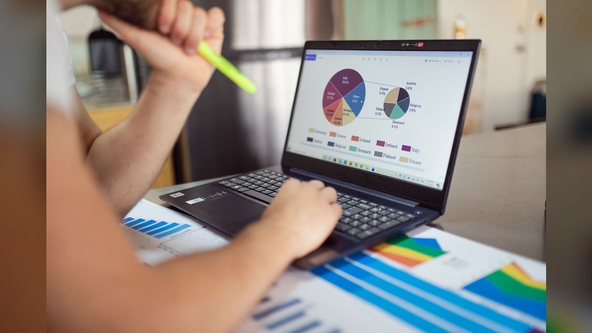 What's the sales motion for vertical SaaS vs horizontal SaaS — figure 6