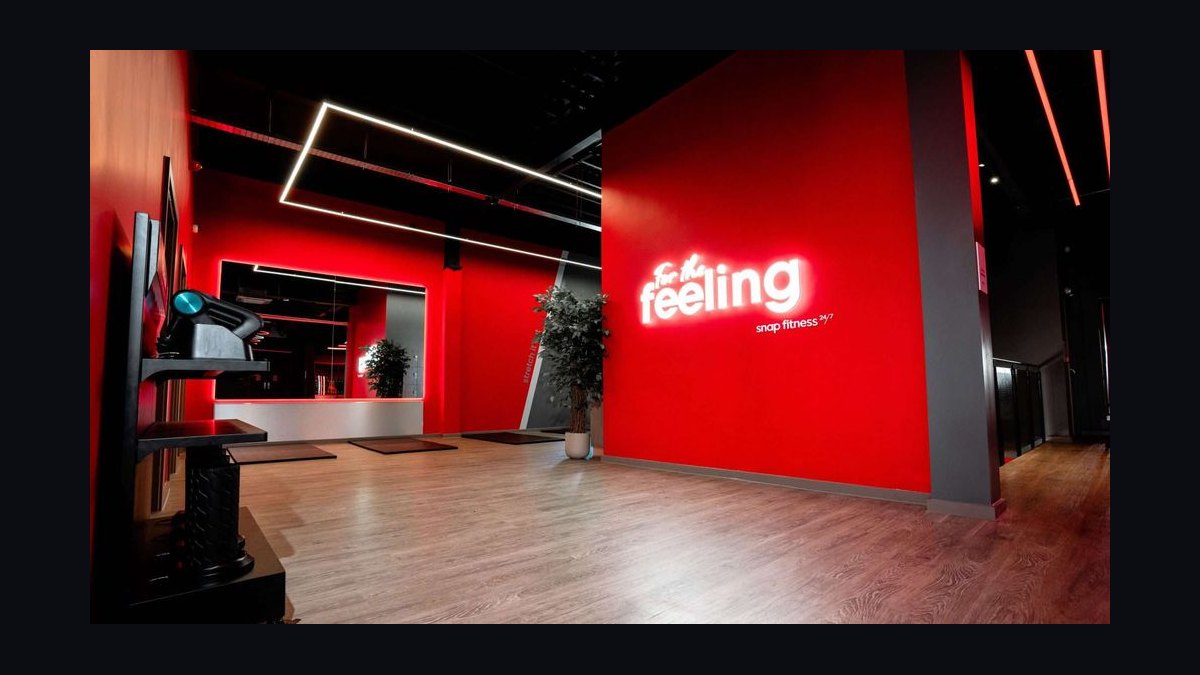 Should I open or buy a Snap Fitness franchise in 2027?
