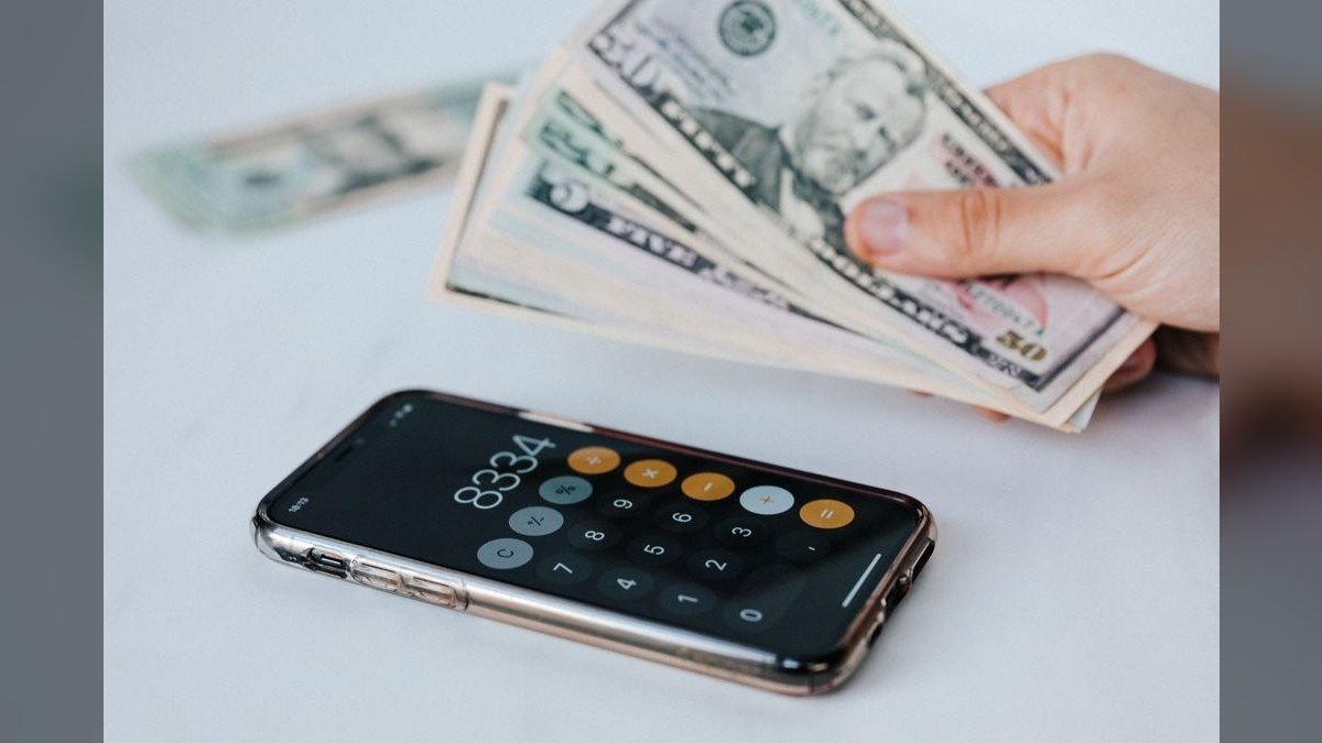What is Salesforce net revenue retention in 2026 — figure 4