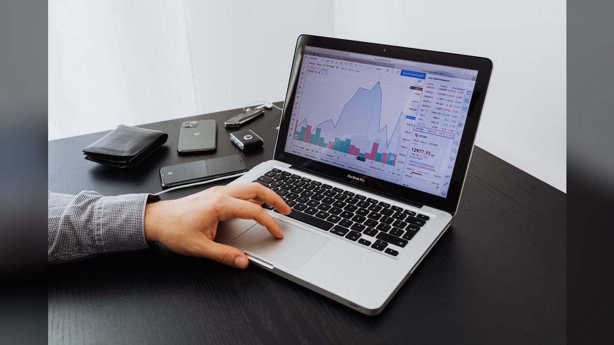 Is Salesforce mid-market push actually working in 2026 — figure 2