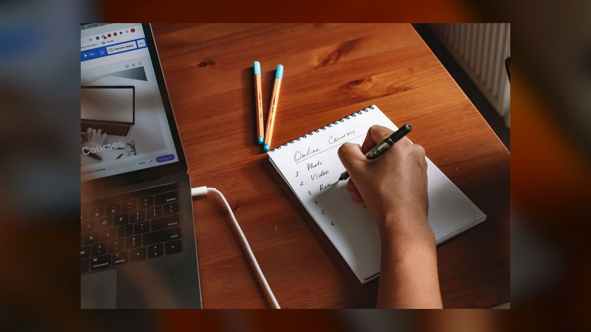 Should I learn Salesforce or HubSpot in 2027 — figure 6