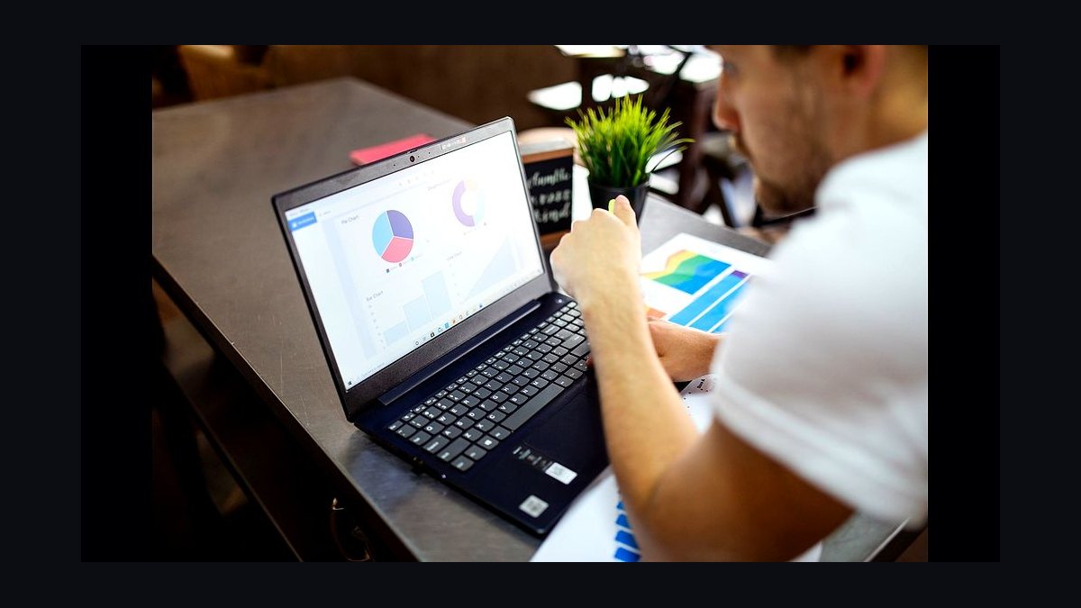 How Do I Track Attach Rate and Add-On Sales by Rep in 2026?