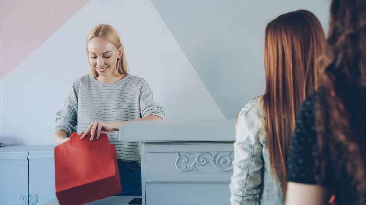 How Do I Get My Retail Sales Team to Sell the Full Product Line?