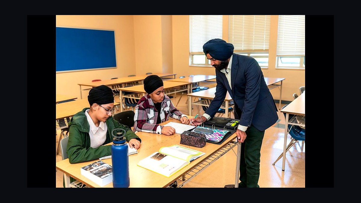 How Many Employees Should I Schedule Each Shift at My Tutoring Center in 2026?