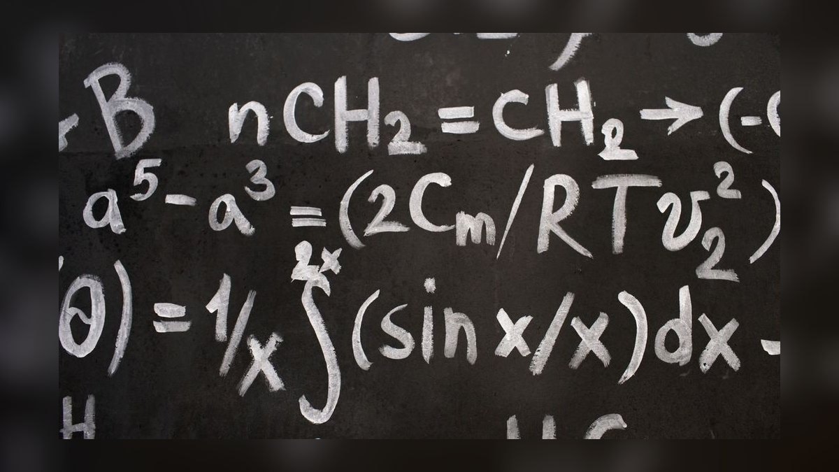 What does Snowflake churn math look like under AI pressure — figure 6