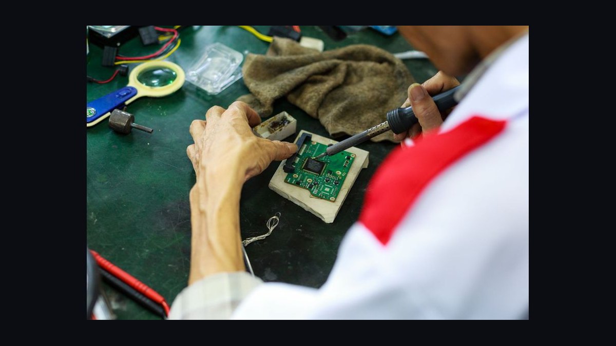 How Many Employees Should I Schedule Each Shift at My Phone Repair Shop — figure 7