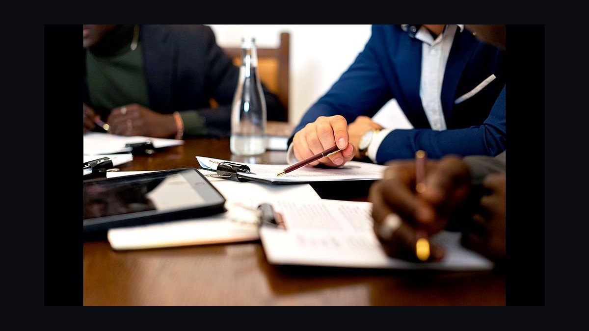 Should I Hire a Fractional CRO If My Deals Keep Stalling in Procurement and Legal in 2026?