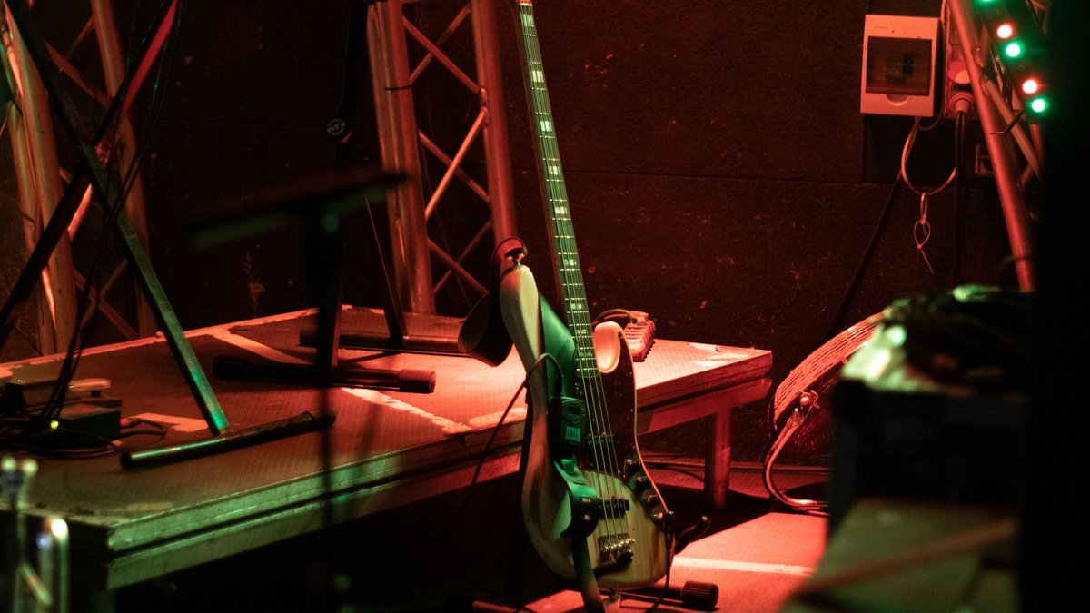 How do you transition from founder-led to first VP of Sales — figure 1