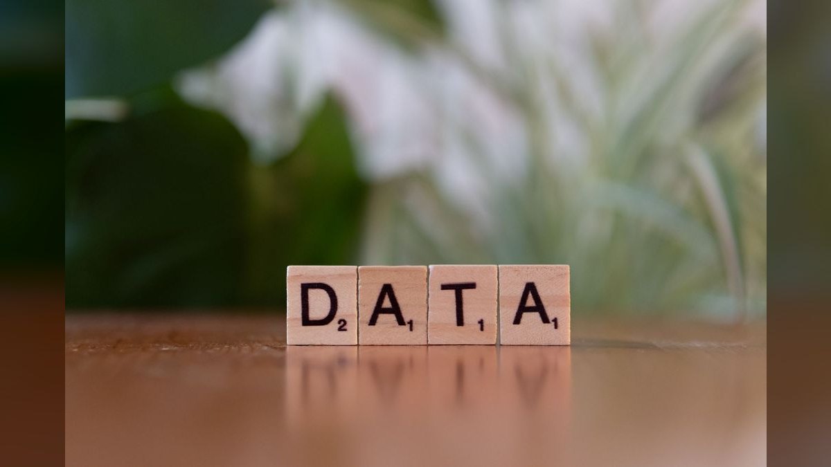 What data sources are most effective for training AI models to predict next best action in complex enterprise deals — figure 5
