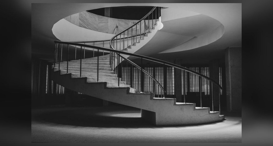 What is ServiceNow gross margin trajectory through 2028?