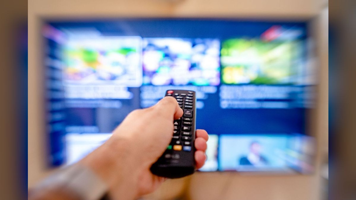 Which channel attribution model survives the 2027 reality of AI agents researching vendors autonomously?