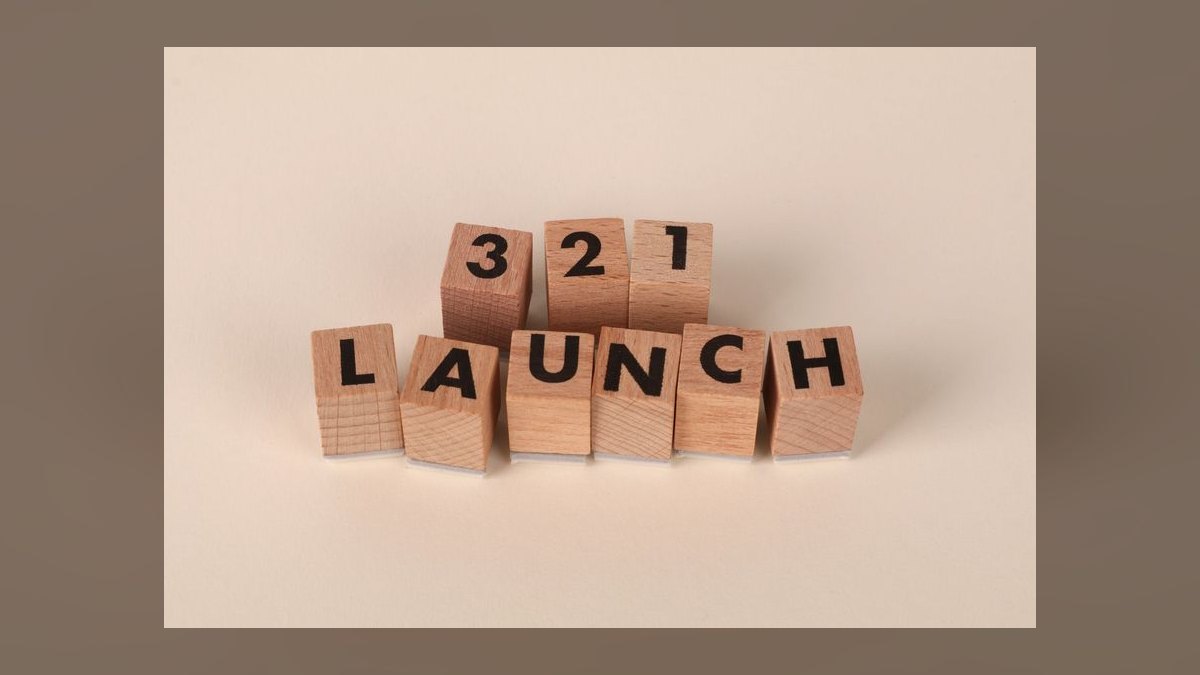 Should ServiceNow launch a vertical-SaaS sub-brand — figure 8