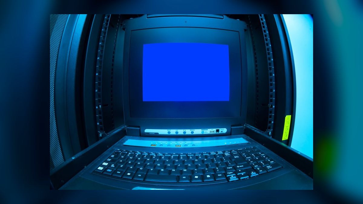What is ServiceNow data-center strategy through 2027 — figure 7