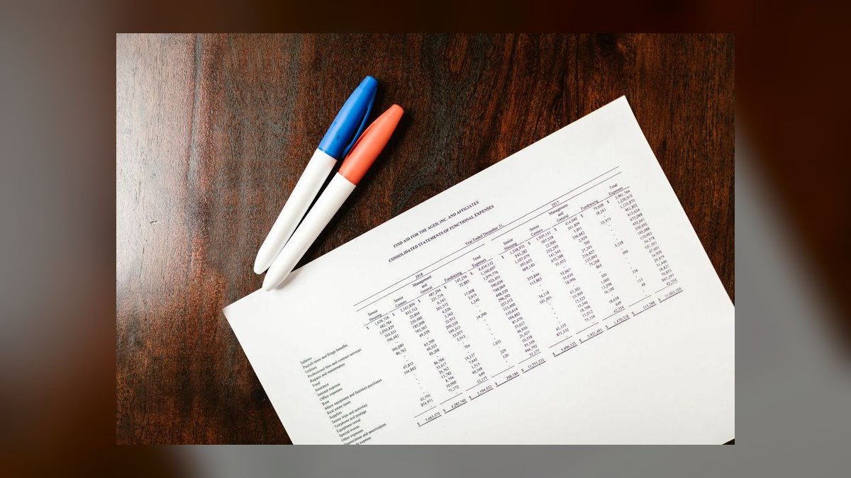 How does vendor consolidation in 2027 affect multi-year contract negotiations — figure 5