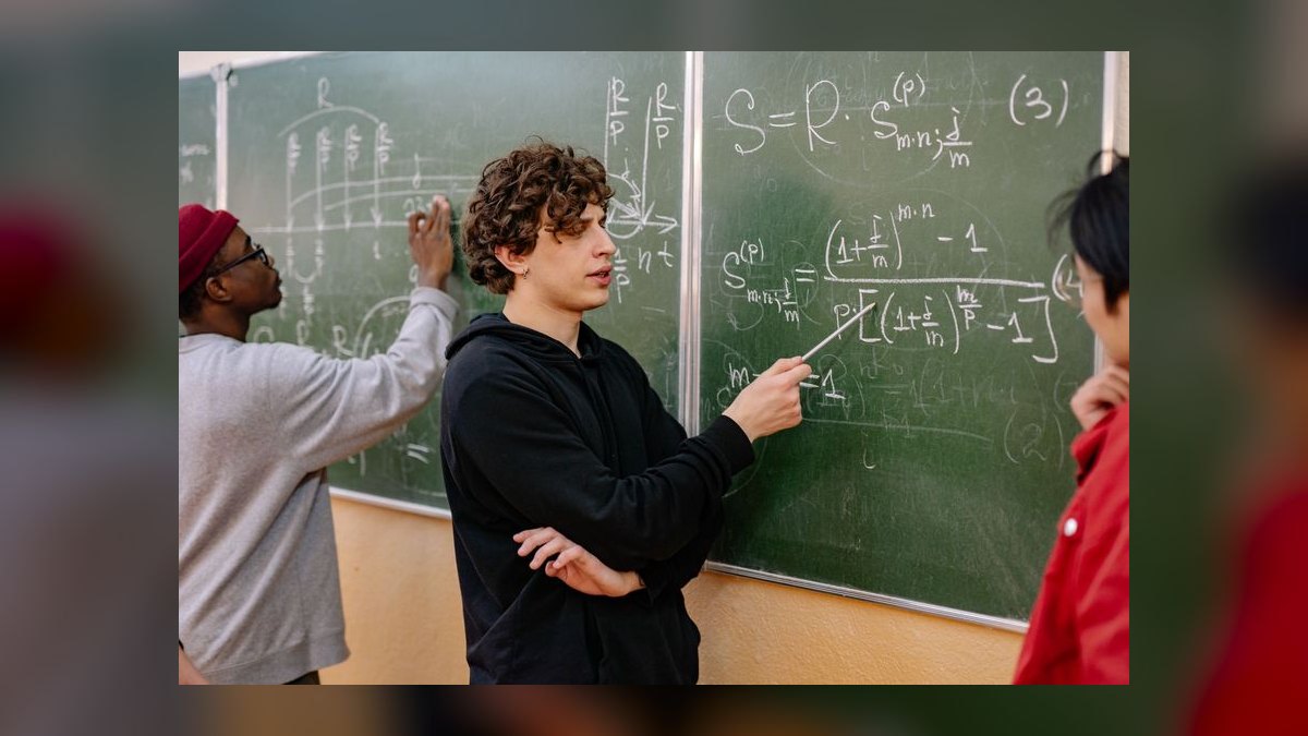 What does ServiceNow's churn math look like under AI pressure — figure 10
