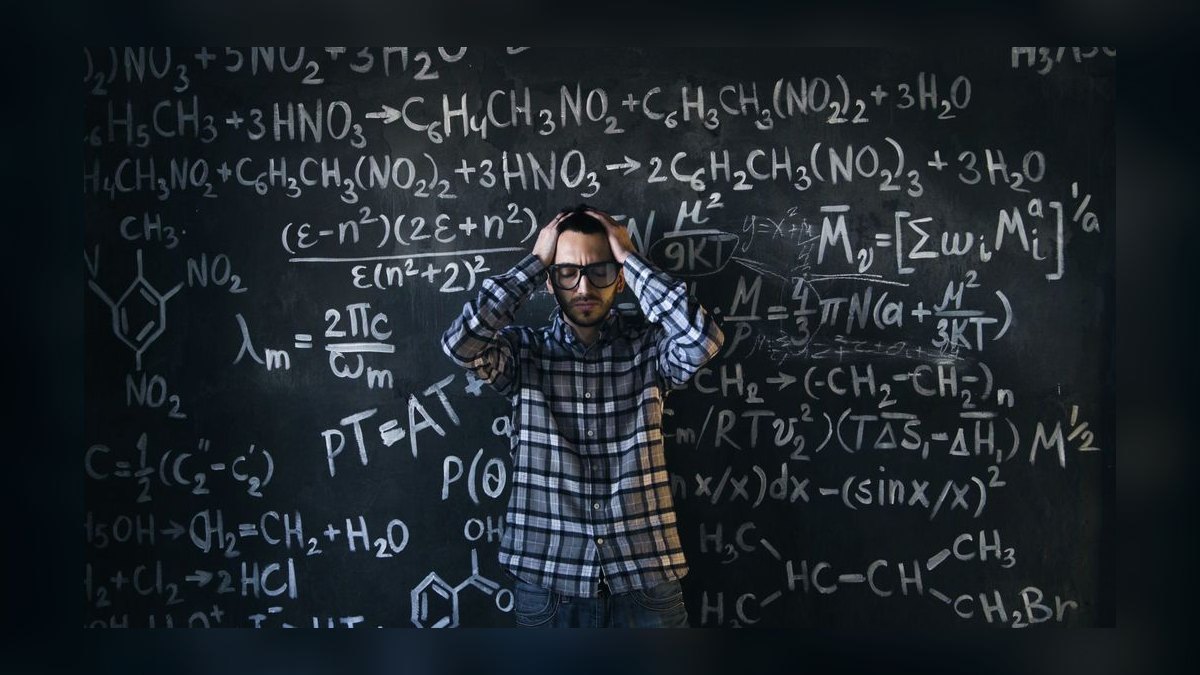 What does ServiceNow's churn math look like under AI pressure — figure 7