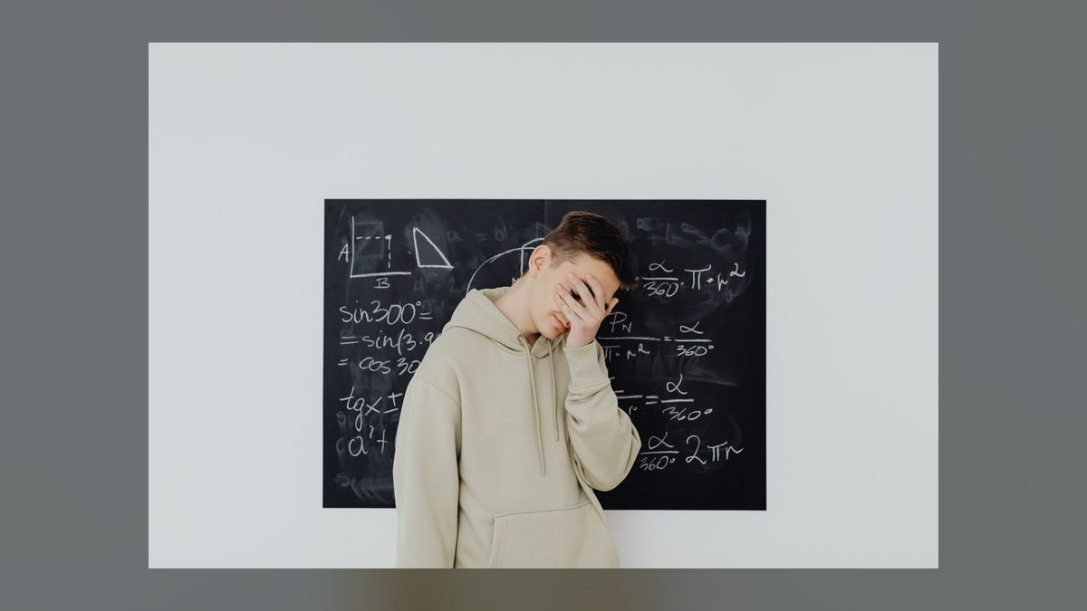 What does ServiceNow's churn math look like under AI pressure — figure 9