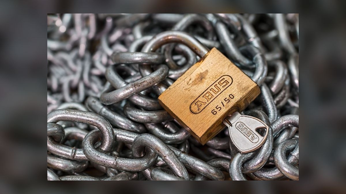 How does Datadog protect ARPU from churn in a recession — figure 4