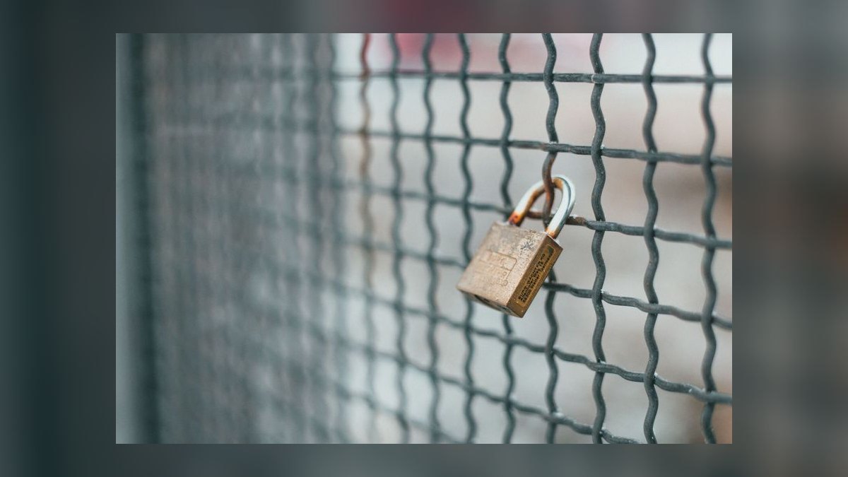 How does Datadog protect ARPU from churn in a recession — figure 5