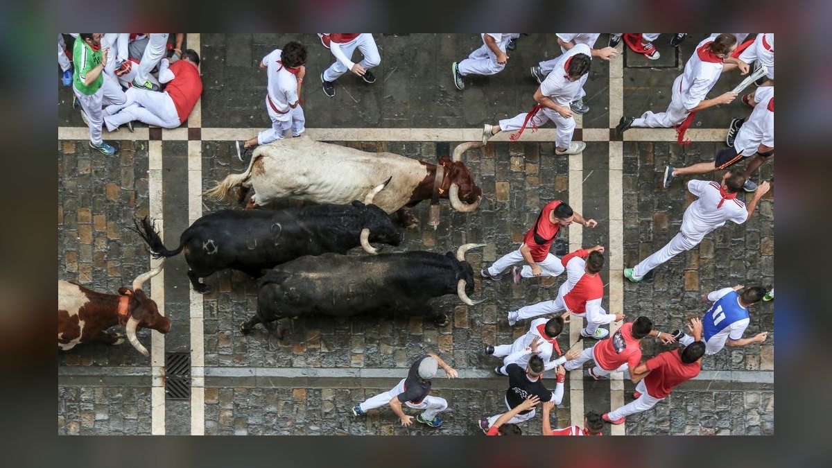 What is the bull case for Datadog 2027 — figure 7